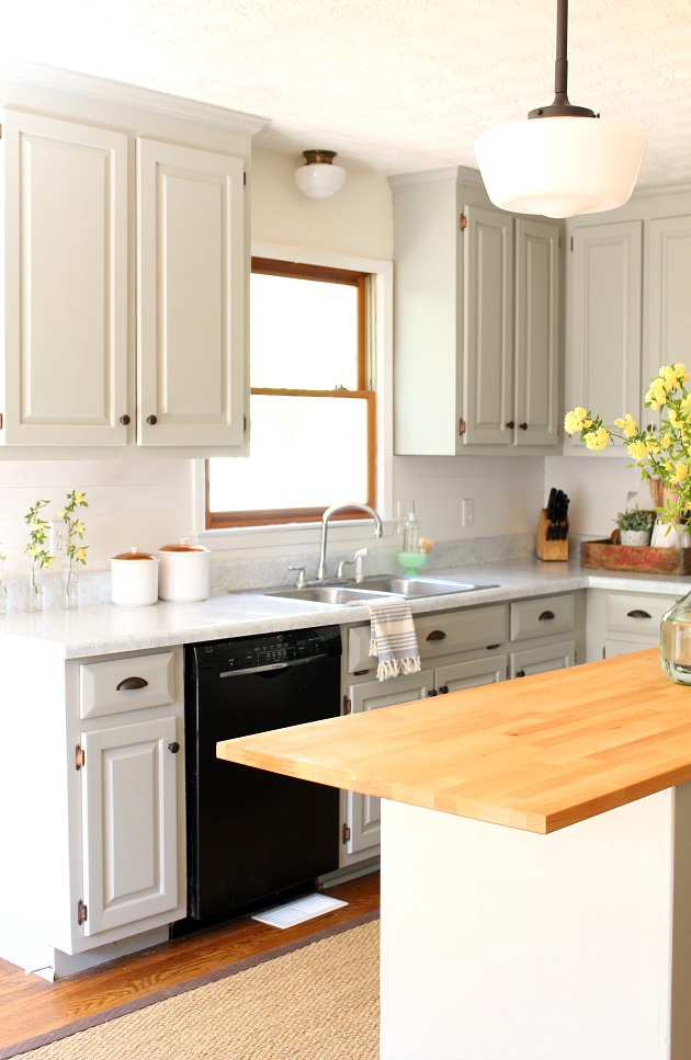 A colonial kitchen makeover