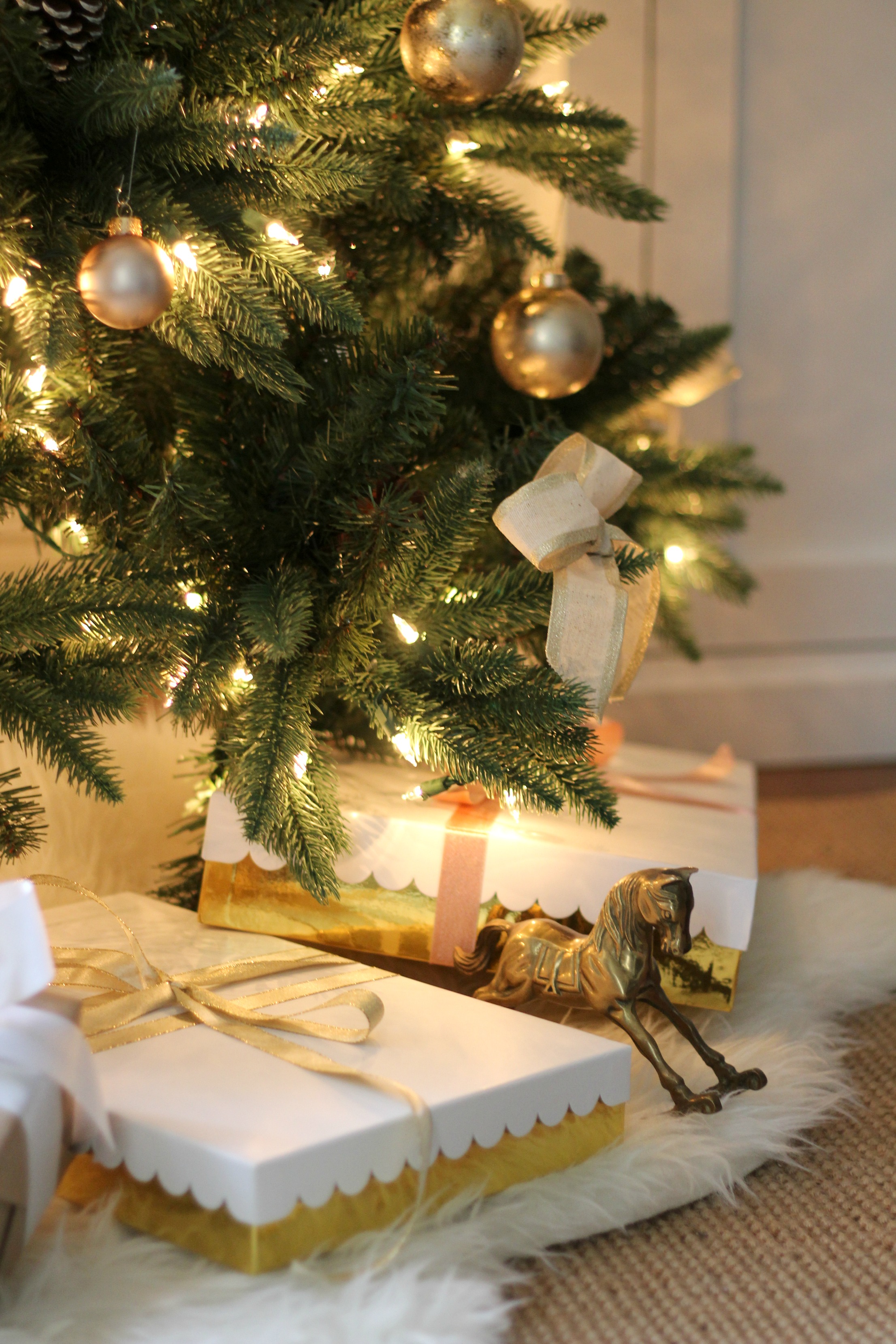 Some Last Minute Tree Decorating \u0026 Gift Wrapping - Sincerely, Marie Designs, image size:2212x3318