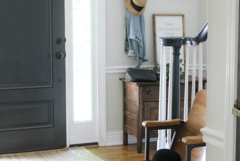 Effortless Summer Entry Way