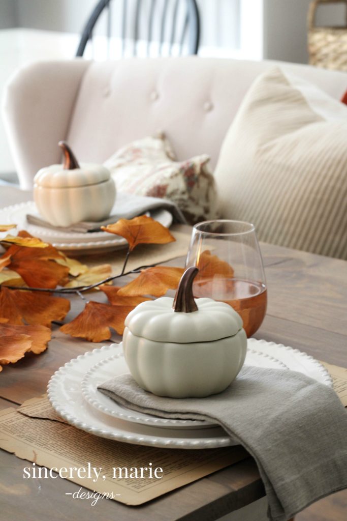 A Simple Fall Tablescape