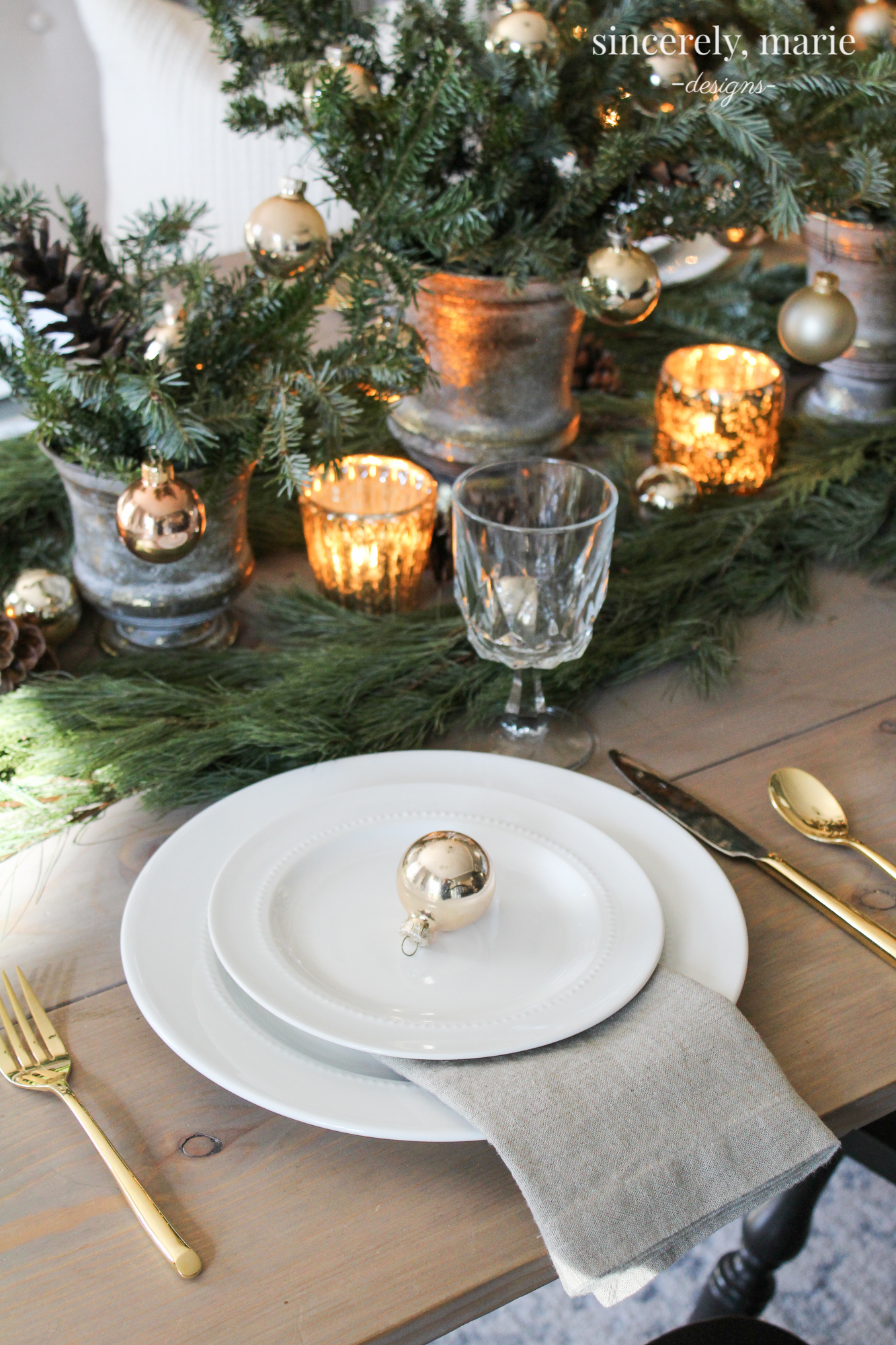 An Elegant Christmas Tablescape 