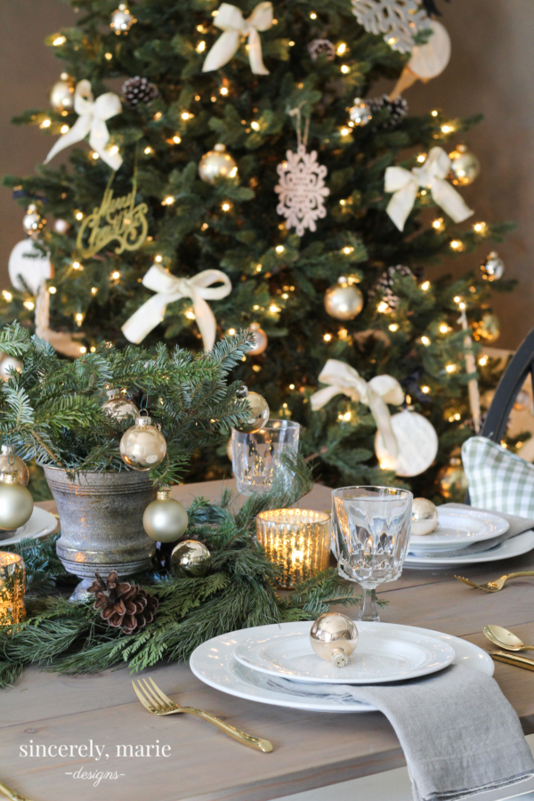 An Elegant Christmas Tablescape - Sincerely, Marie Designs