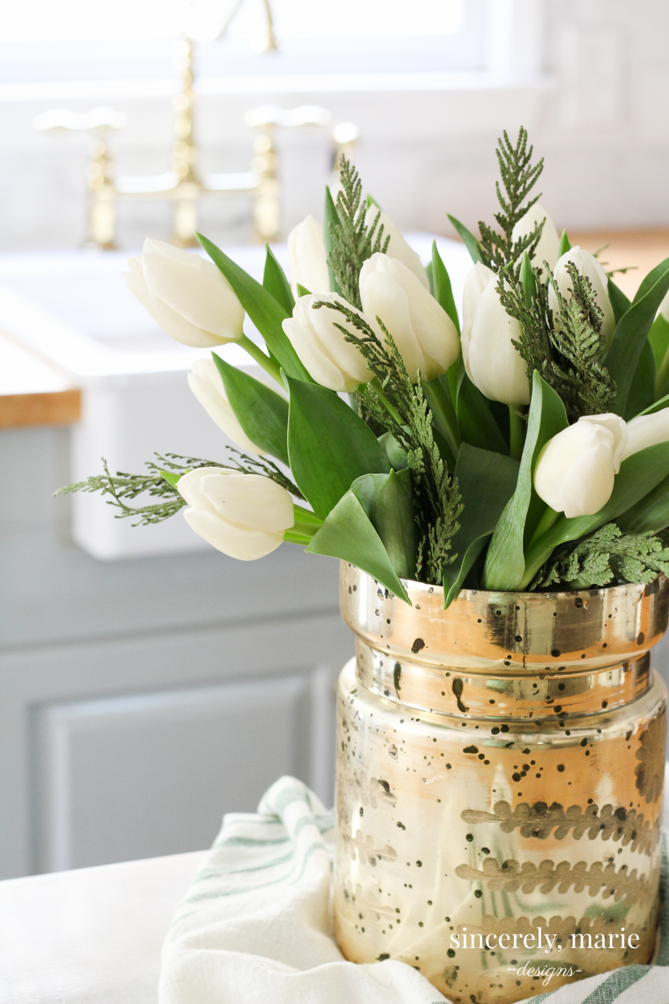A Simple Winter Floral Arrangement - Sincerely, Marie Designs