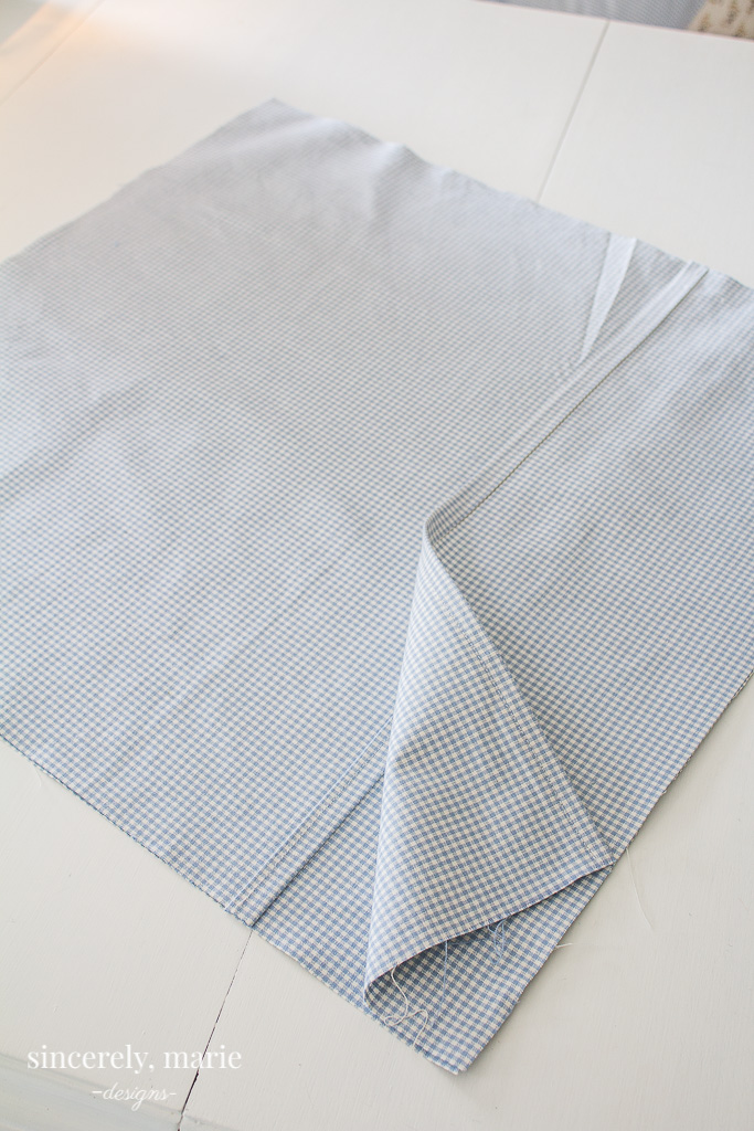 Simple Envelope Pillow Cover with Piping Sincerely, Marie Designs