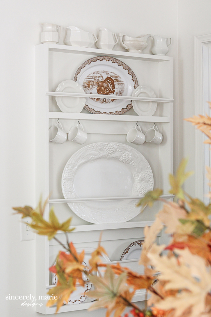 Decorative Plate Holders  Paper plate holders, Plate holder, Decorative  plates