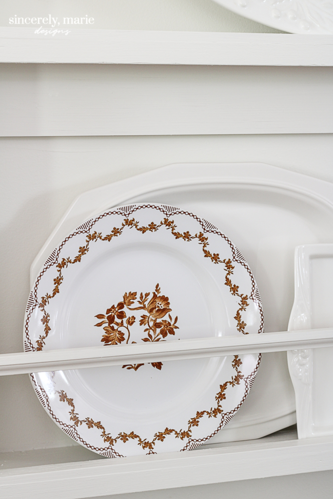 Charming English Cottage-Style Plate Rack
