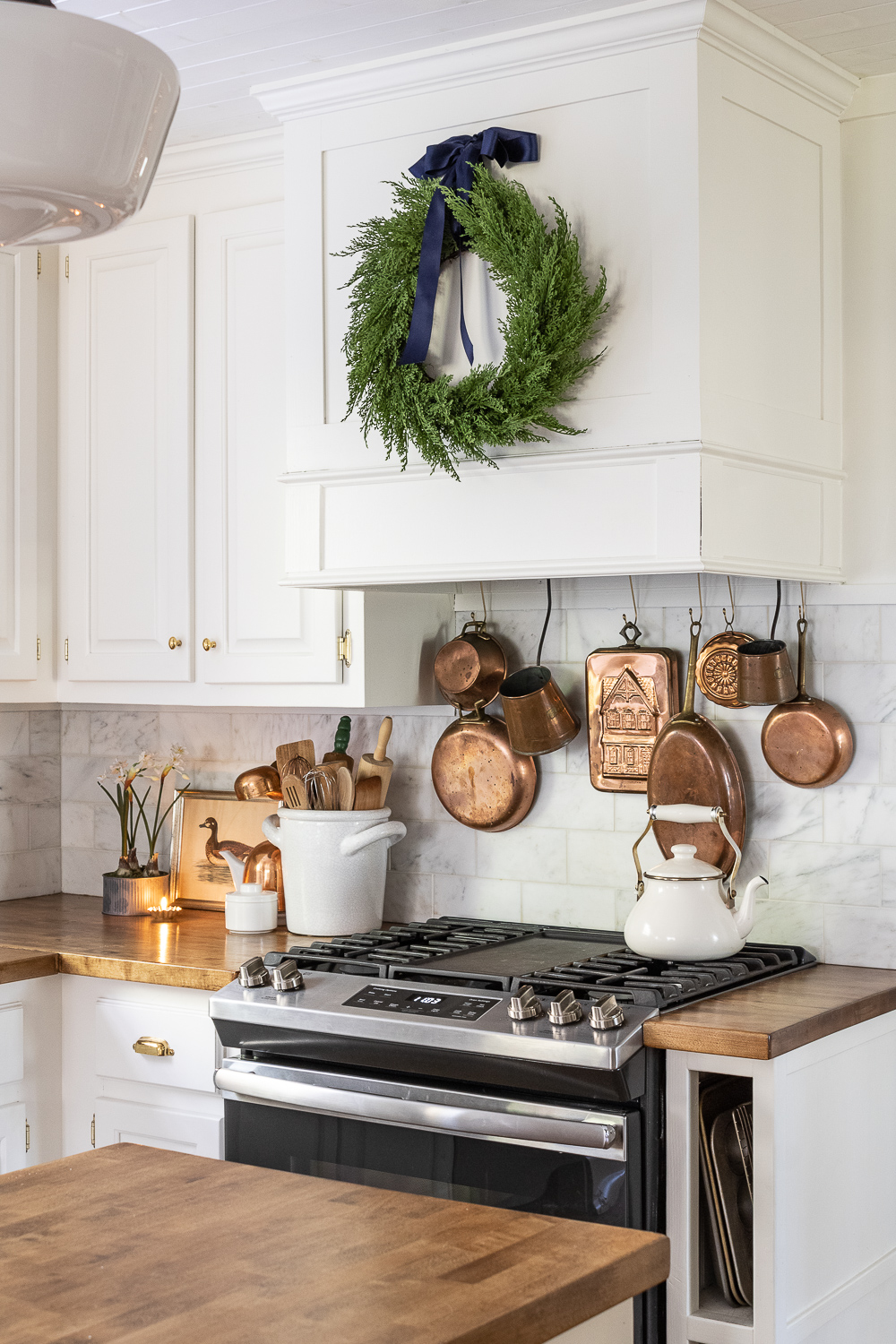 Our English Inspired Christmas Kitchen - Sincerely, Marie Designs