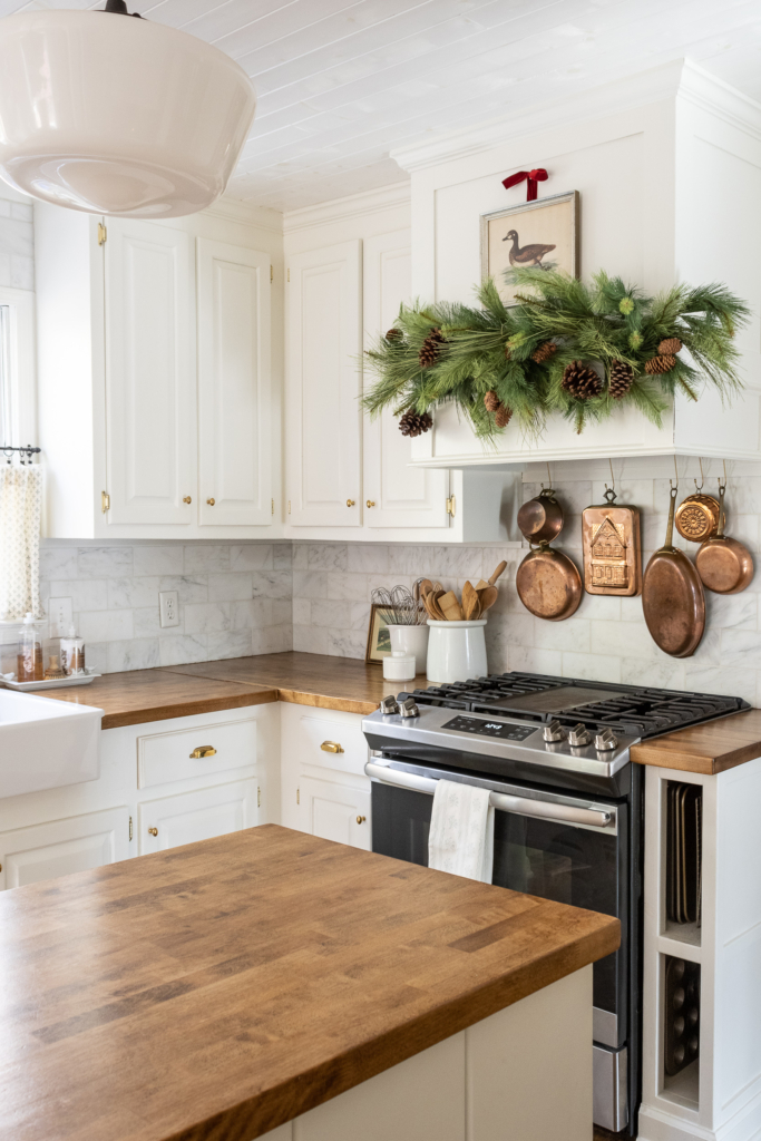 Holiday & Christmas Kitchen Décor